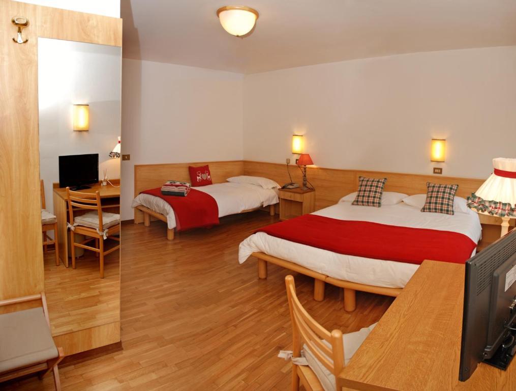 Albergo Centrale Santo Stefano Di Cadore Room photo